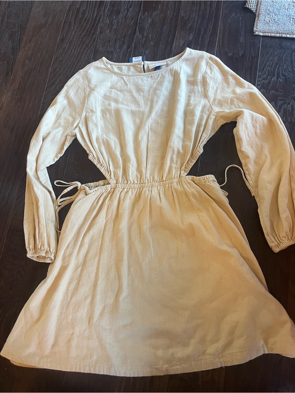 women’s Cream Long-Sleeve cut out waist Drawstring Dress